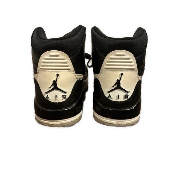 Nike Jordan Legacy 312 Black Cement AV3922-001 Sneakers Size 7.5 main image 4